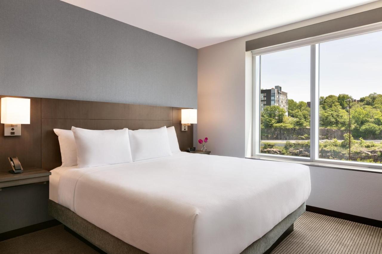 Hyatt Place Fort Lee/George Washington Bridge Bagian luar foto